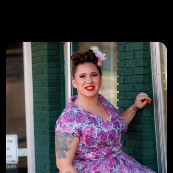 Meet your Posher, Jillian - Picture 2 of 4